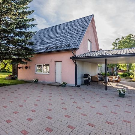 Lubja Holiday House Villa Parnu Bagian luar foto